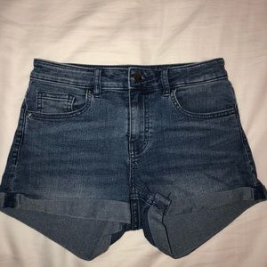 H&M medium high waisted stretchy denim shorts